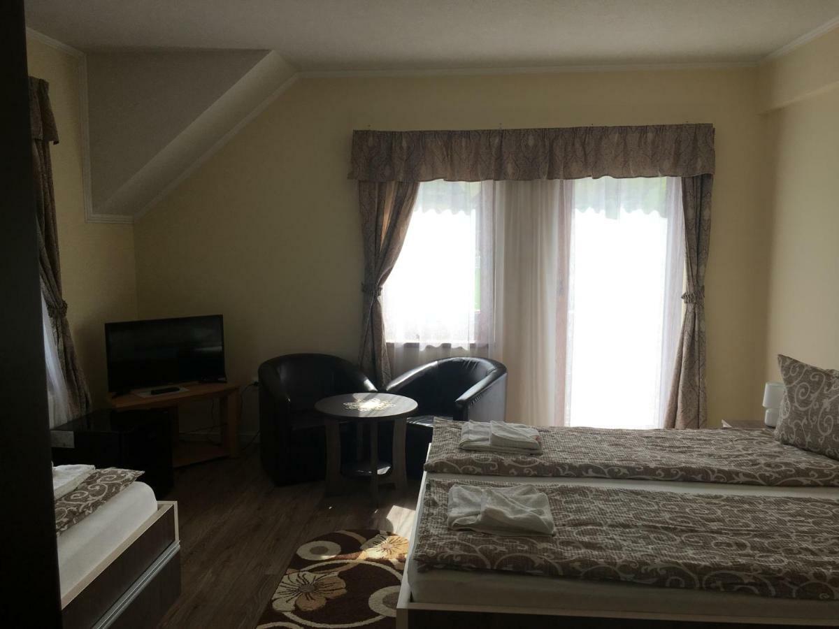 プライド Farkas Panzio Bed & Breakfast エクステリア 写真